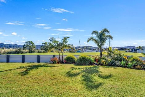 Photo of property in 19 Lady Jocelyn Place, Whitianga, 3510