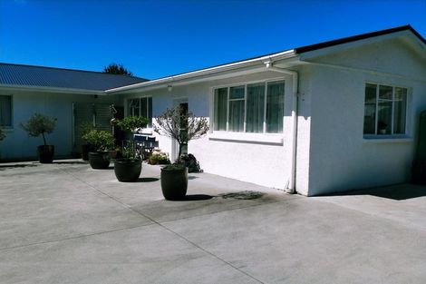 Photo of property in 422 Memorial Avenue, Burnside, Christchurch, 8053