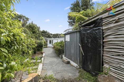Photo of property in 8 Akatea Road, Korokoro, Lower Hutt, 5012