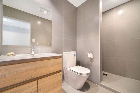 Photo of property in 2/11 Scanlen Terrace, Kelston, Auckland, 0602