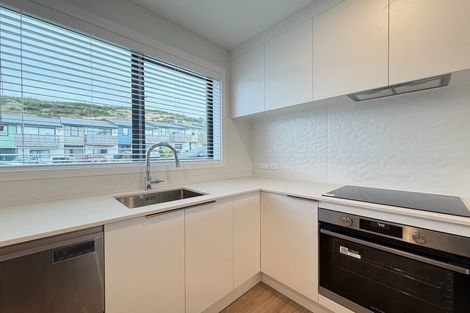 Photo of property in 30 Oakum Road, Whitby, Porirua, 5024