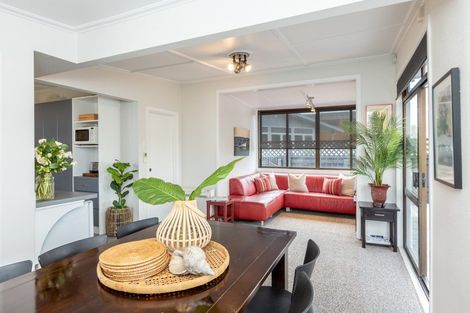 Photo of property in 12 Moori Road, Waimarama, 4294