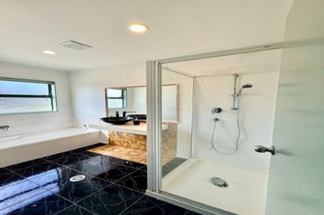 Photo of property in 81a Golf Road, New Lynn, Auckland, 0600