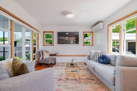 Photo of property in 28 Winchester Street, Awapuni, Palmerston North, 4412