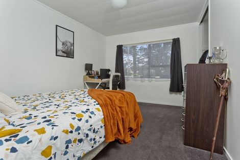 Photo of property in 1/16 Leiden Place, Totara Vale, Auckland, 0629