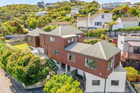 Photo of property in 36a Maungaraki Road, Korokoro, Lower Hutt, 5012