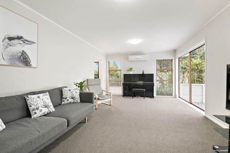 Photo of property in 111 Becroft Drive, Forrest Hill, Auckland, 0620