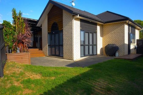 Photo of property in 64 Crossandra Drive, Mangere, Auckland, 2022