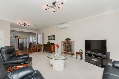 Photo of property in 64 Guy Street, Dannevirke, 4930