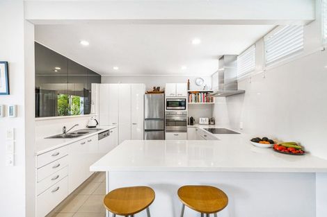 Photo of property in 75 Cliff Road, Torbay, Auckland, 0630