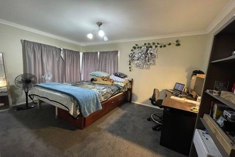 Photo of property in 16 Wychwood Crescent, Bishopdale, Christchurch, 8053