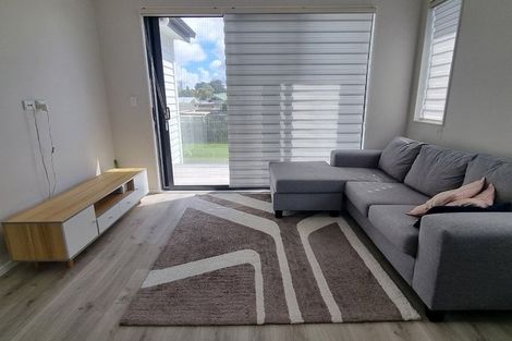 Photo of property in 320c Royal Road, Massey, Auckland, 0614