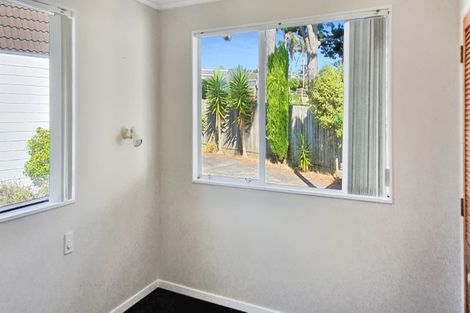 Photo of property in 26 Tatyana Place, Massey, Auckland, 0614