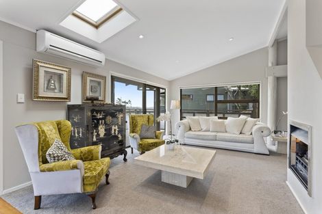 Photo of property in 35 Rosecamp Road, Beach Haven, Auckland, 0626