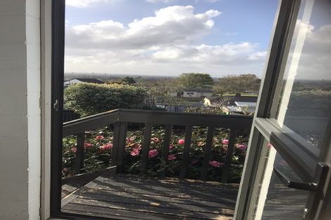 Photo of property in 2/2 Monde Place, Clover Park, Auckland, 2019