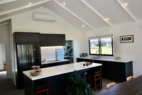 Photo of property in 70 Leeward Drive, Whitianga, 3510