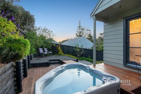 Photo of property in 126 Lynn Road, Bayview, Auckland, 0629