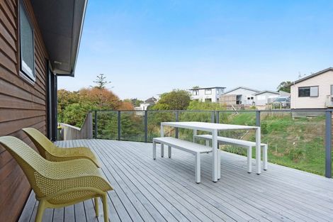 Photo of property in 44 Morere Street, Titahi Bay, Porirua, 5022