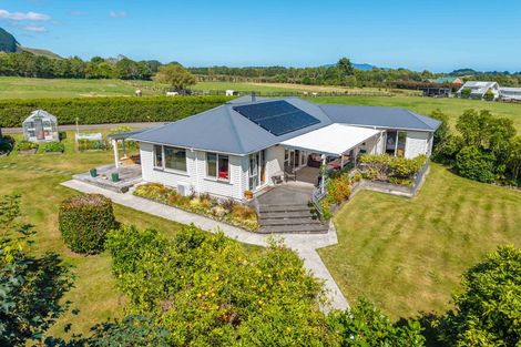 Photo of property in 3 Sutton Road, Te Horo, Otaki, 5582