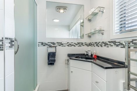 Photo of property in 8 Home Street, Winton, 9720