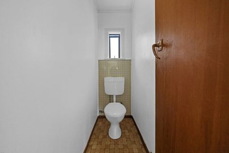 Photo of property in 26 Millbrook Road, Henderson, Auckland, 0612