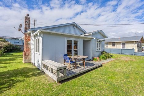 Photo of property in 13 Waimea Road, Waikanae Beach, Waikanae, 5036