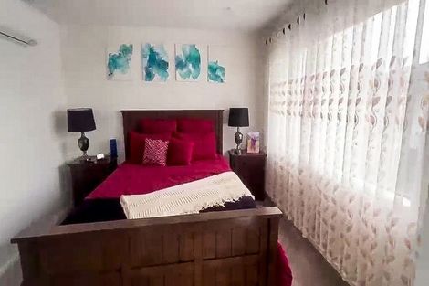 Photo of property in 43c Beach Road, Pahurehure, 2113