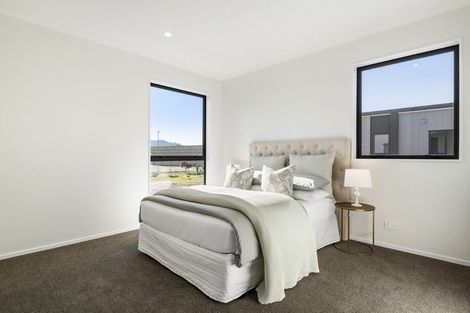 Photo of property in 16 Rauawa Lane, Hobsonville, 0616