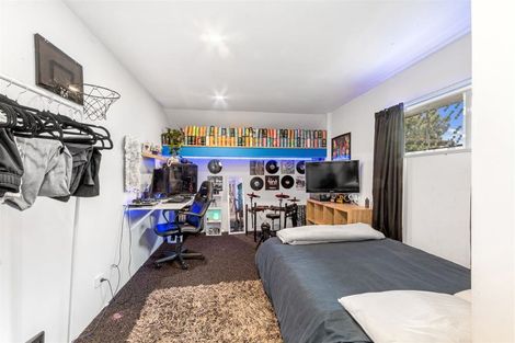 Photo of property in 16 Pepperwood Place, Shirley, Christchurch, 8061