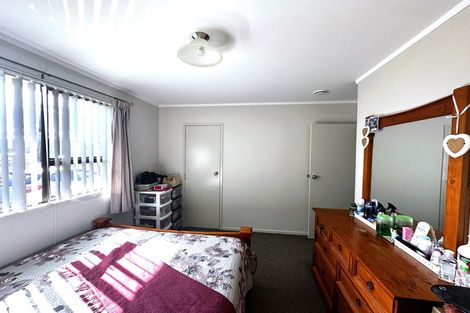 Photo of property in 18 Funnell Place, Manurewa, Auckland, 2102