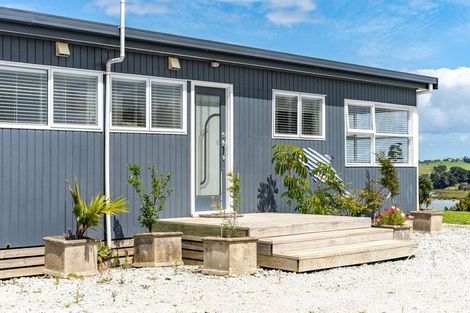 Photo of property in 275 Metcalfe Road, Matakohe, 0593