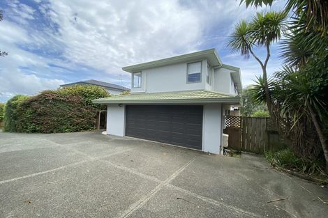 Photo of property in 2/16 Stoneleigh Court, Sunnynook, Auckland, 0632
