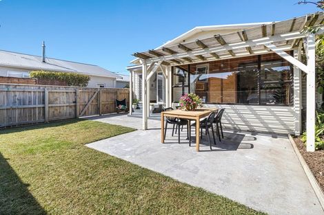 Photo of property in 42 Gaine Street, New Plymouth, 4310