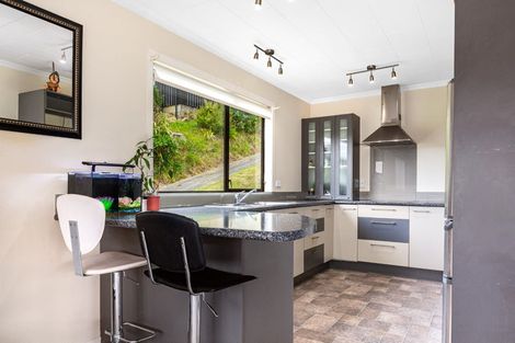 Photo of property in 31 Bayview Road, Paremata, Porirua, 5024