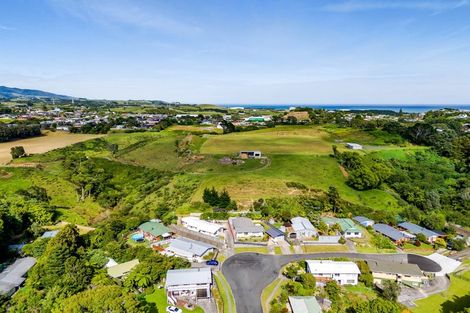 Photo of property in 15 Shaldon Crescent, Blagdon, New Plymouth, 4310