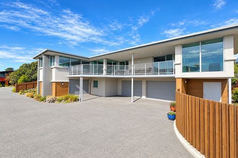 Photo of property in 271 Cannon Hill Crescent, Mount Pleasant, Christchurch, 8081