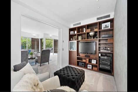 Photo of property in 8 Saint Barnabas Lane, Fendalton, Christchurch, 8052