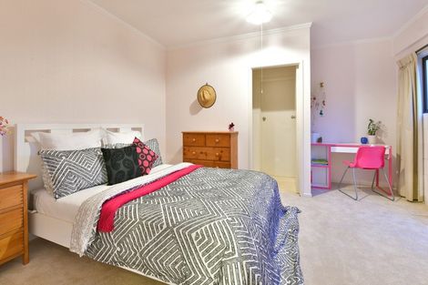 Photo of property in 9 Elgin Place, Red Beach, 0932