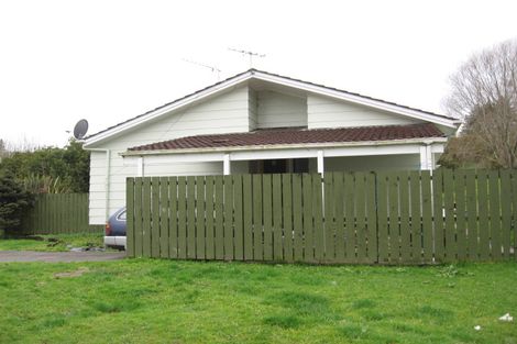 Photo of property in 10 Fulmen Place, Red Hill, Papakura, 2110