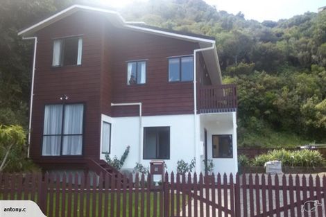 Photo of property in 15 Parsons Glen, Karori, Wellington, 6012