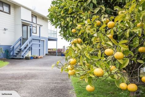 Photo of property in 18 John Dee Crescent, Red Beach, 0932