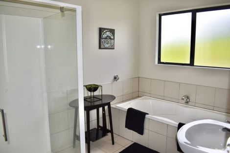 Photo of property in 9 Waitaheke Road, Te Horo, Otaki, 5581