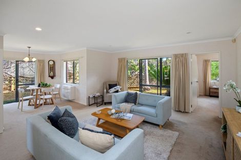 Photo of property in 16 Ranch Place, Pukekohe, 2120