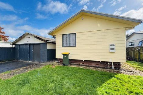 Photo of property in 47a Sutton Crescent, Papakura, 2110