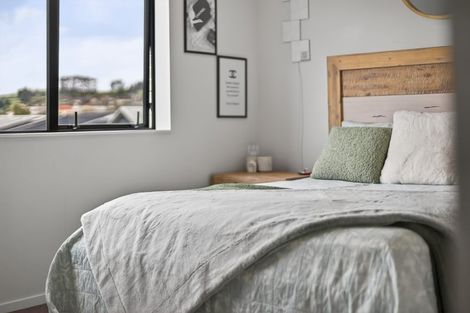 Photo of property in 4/271 Ormiston Road, Flat Bush, Auckland, 2019