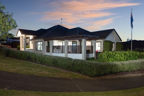 Photo of property in 2 Crater Close, Pyes Pa, Tauranga, 3112