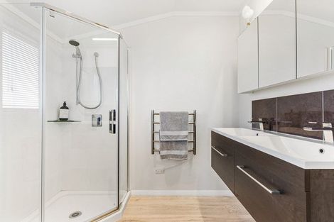 Photo of property in 8 Pounamu Place, Shelly Park, Auckland, 2014