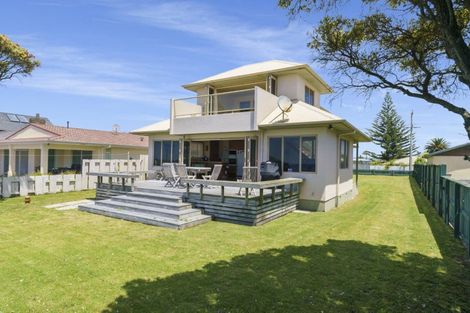 Photo of property in 67 Karewa Parade, Papamoa Beach, Papamoa, 3118