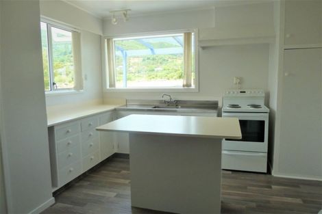 Photo of property in 1 Huia Street, Waikawa, Picton, 7220