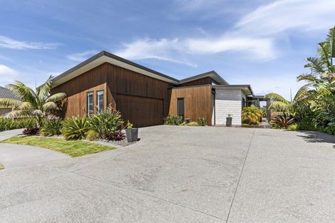 Photo of property in 14 Waitaha Place, Bell Block, New Plymouth, 4312